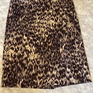 J.CREW PENCIL SKIRT IN SIZE 8.